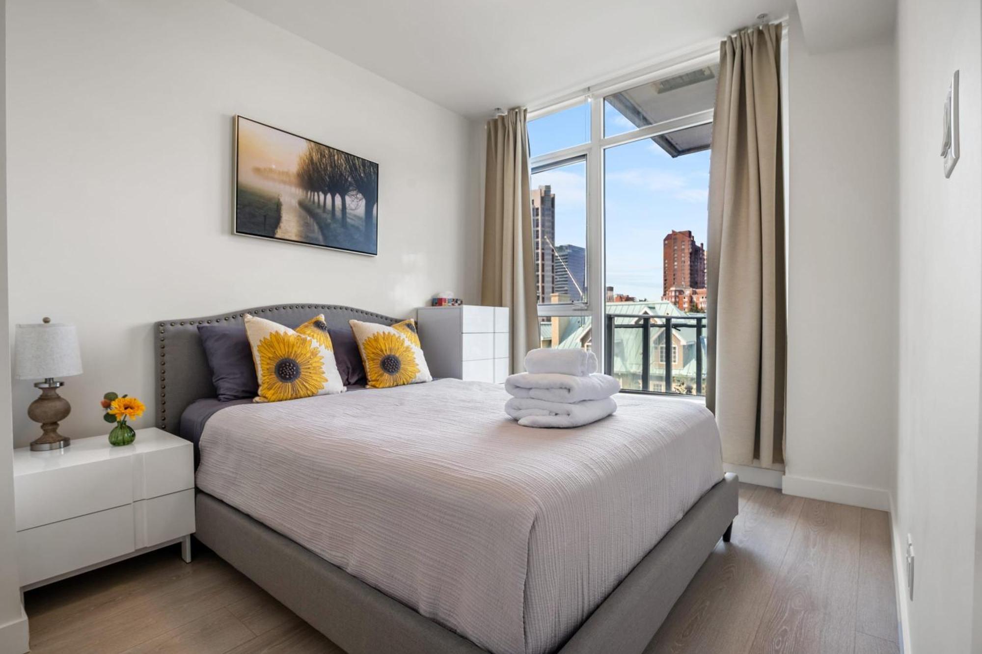Guest Favorite Riverside Retreat- Walking Trails, Downtown Near Stampede! Free Banff Pass, Wine, Gym, Parking! YYC Kültér fotó