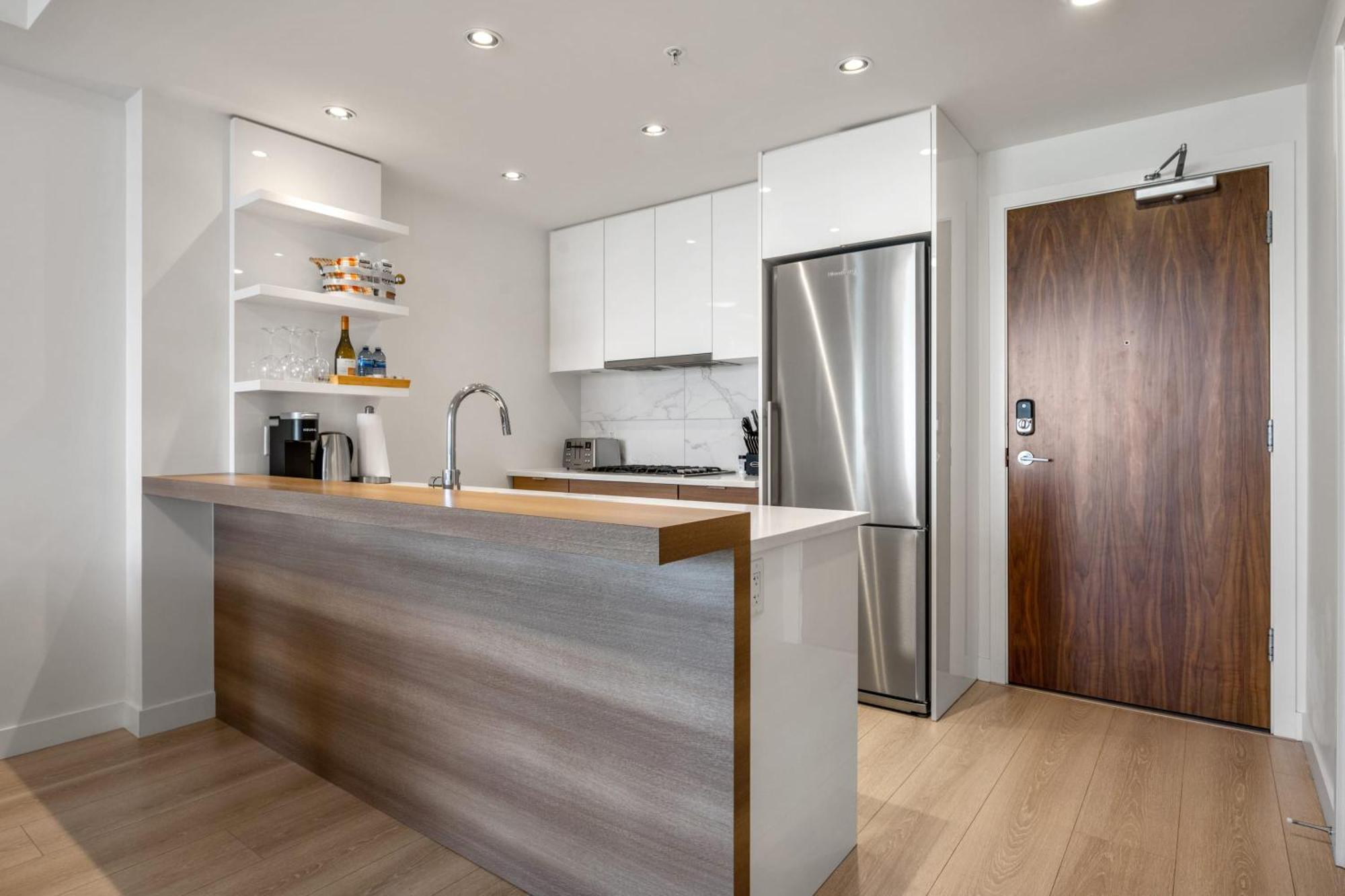 Guest Favorite Riverside Retreat- Walking Trails, Downtown Near Stampede! Free Banff Pass, Wine, Gym, Parking! YYC Kültér fotó